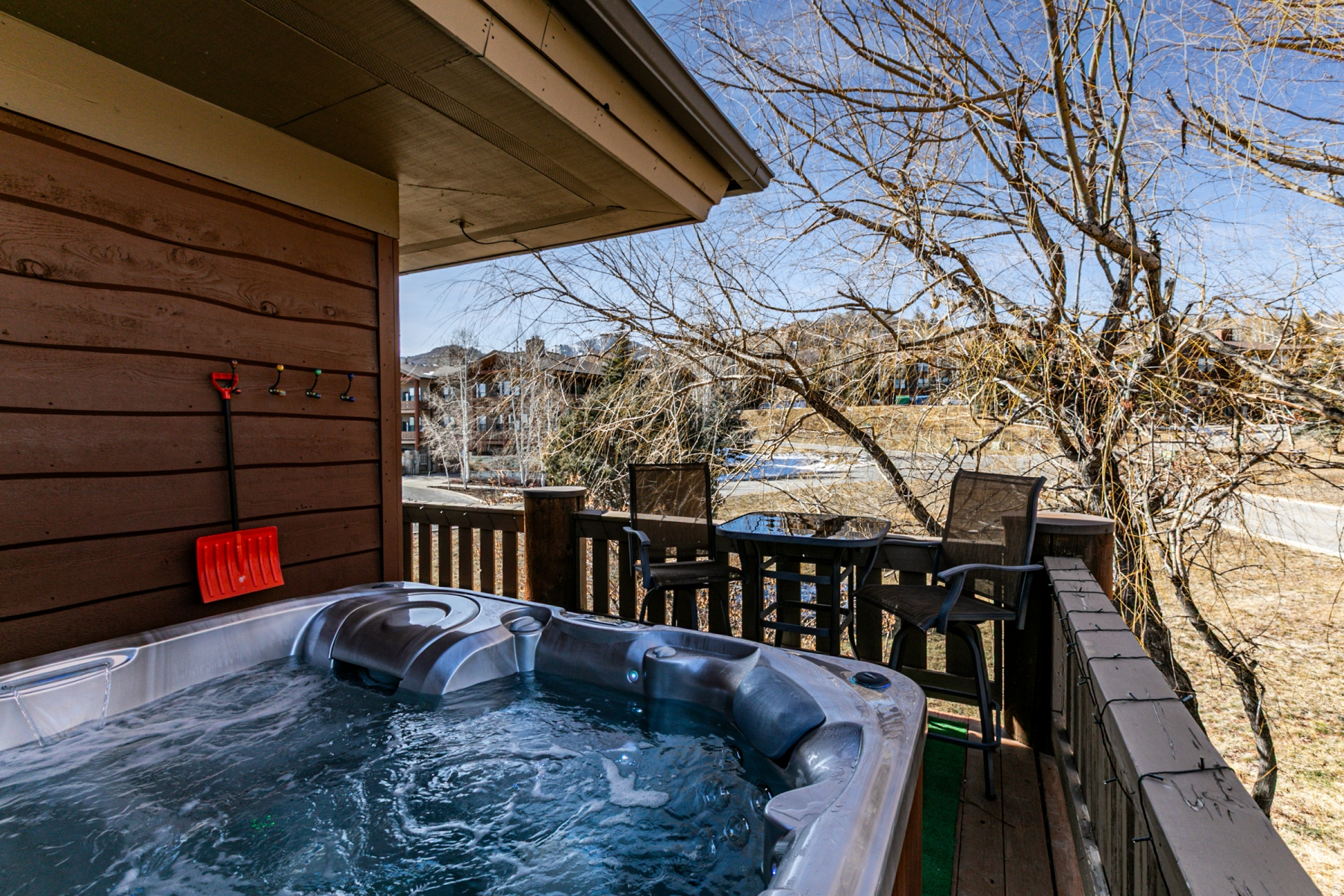PINEBROOK POINTE CONDOMINIUMS - Residential Lease