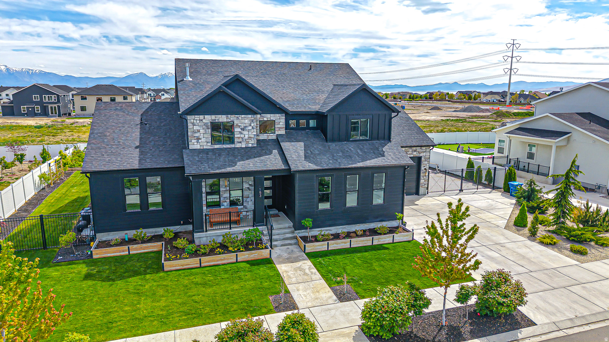 HAMPTON AT WATERS EDGE - Residential