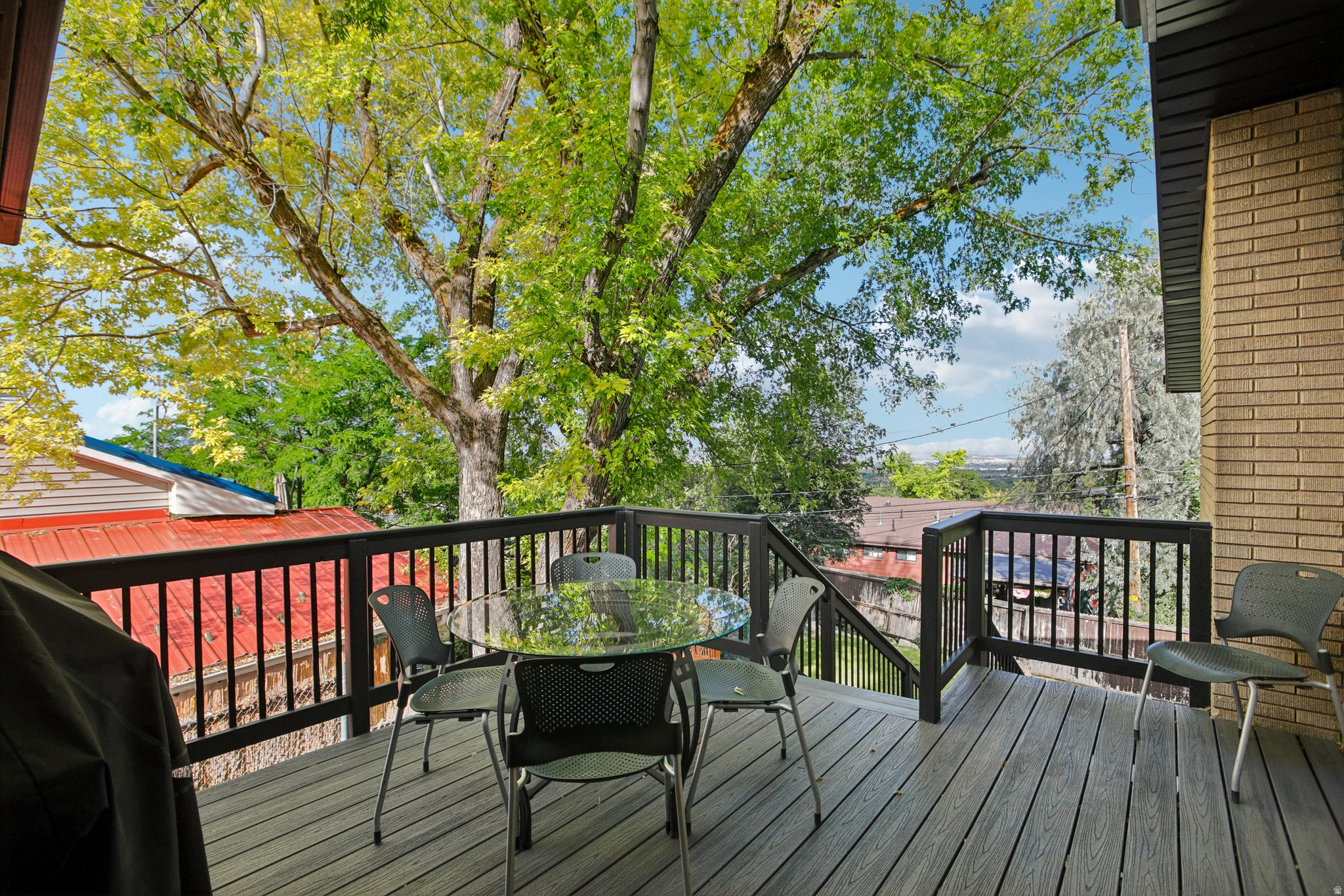 EASTWOOD HILLS - Residential