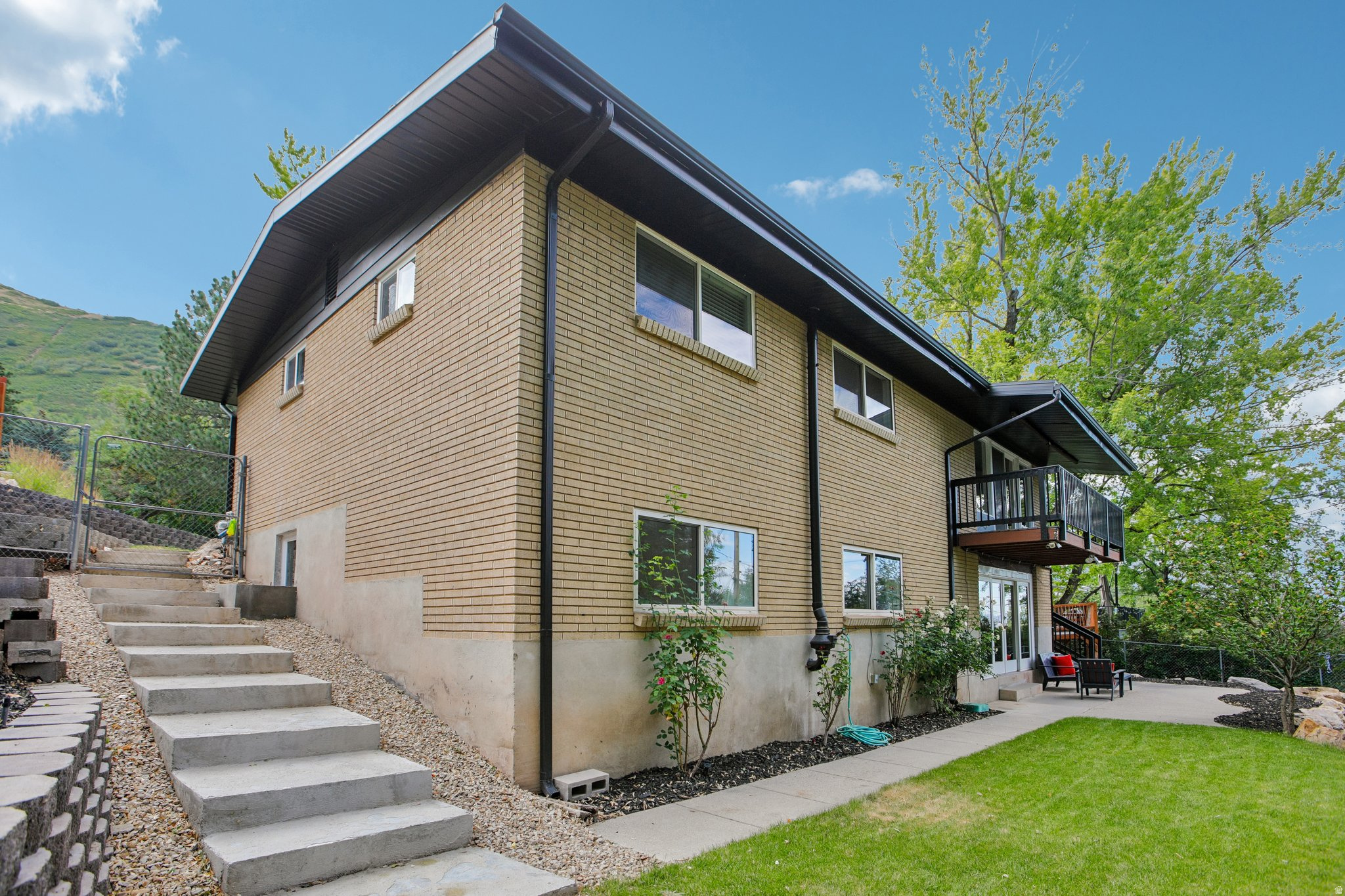 EASTWOOD HILLS - Residential
