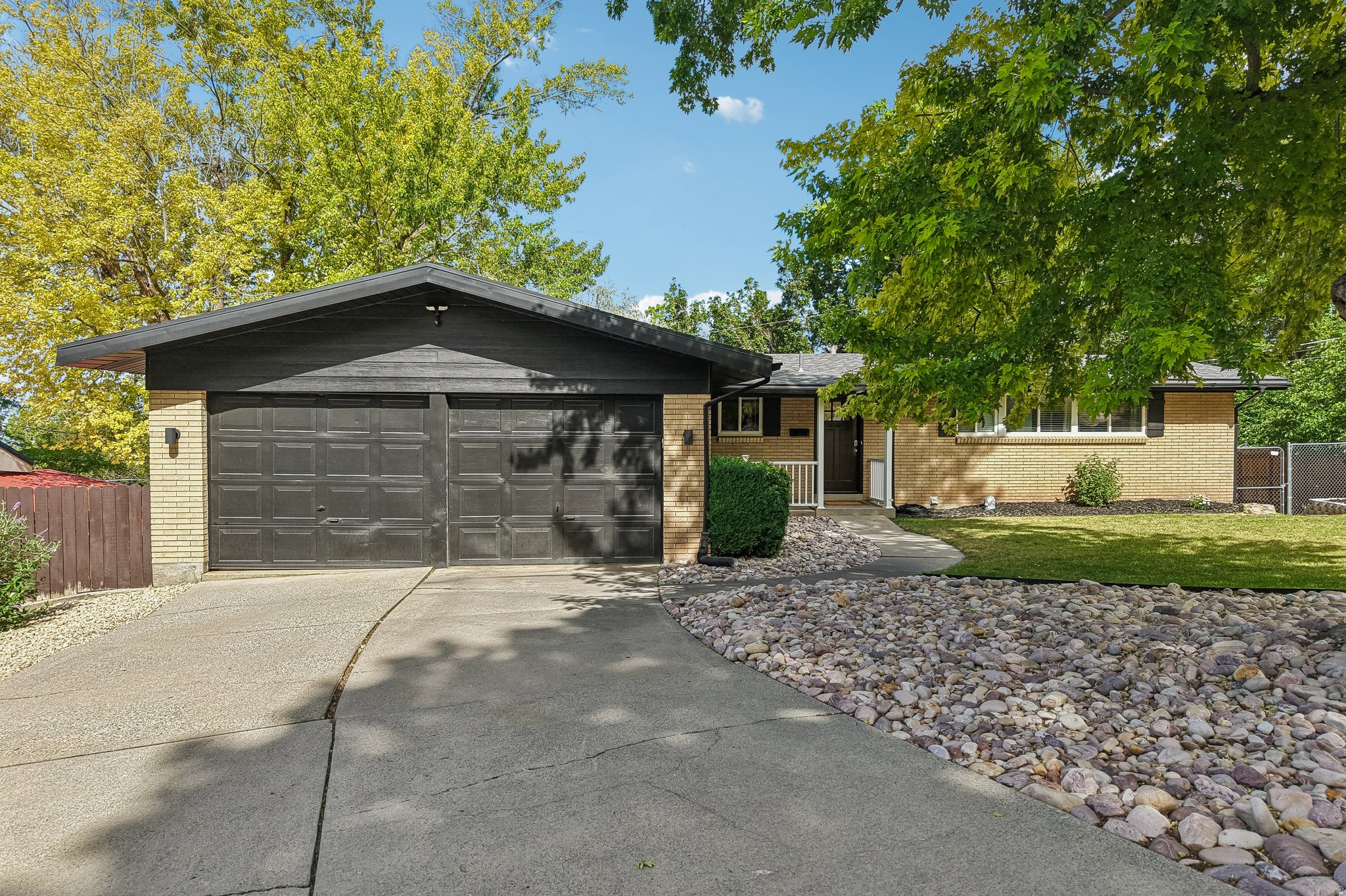 EASTWOOD HILLS - Residential