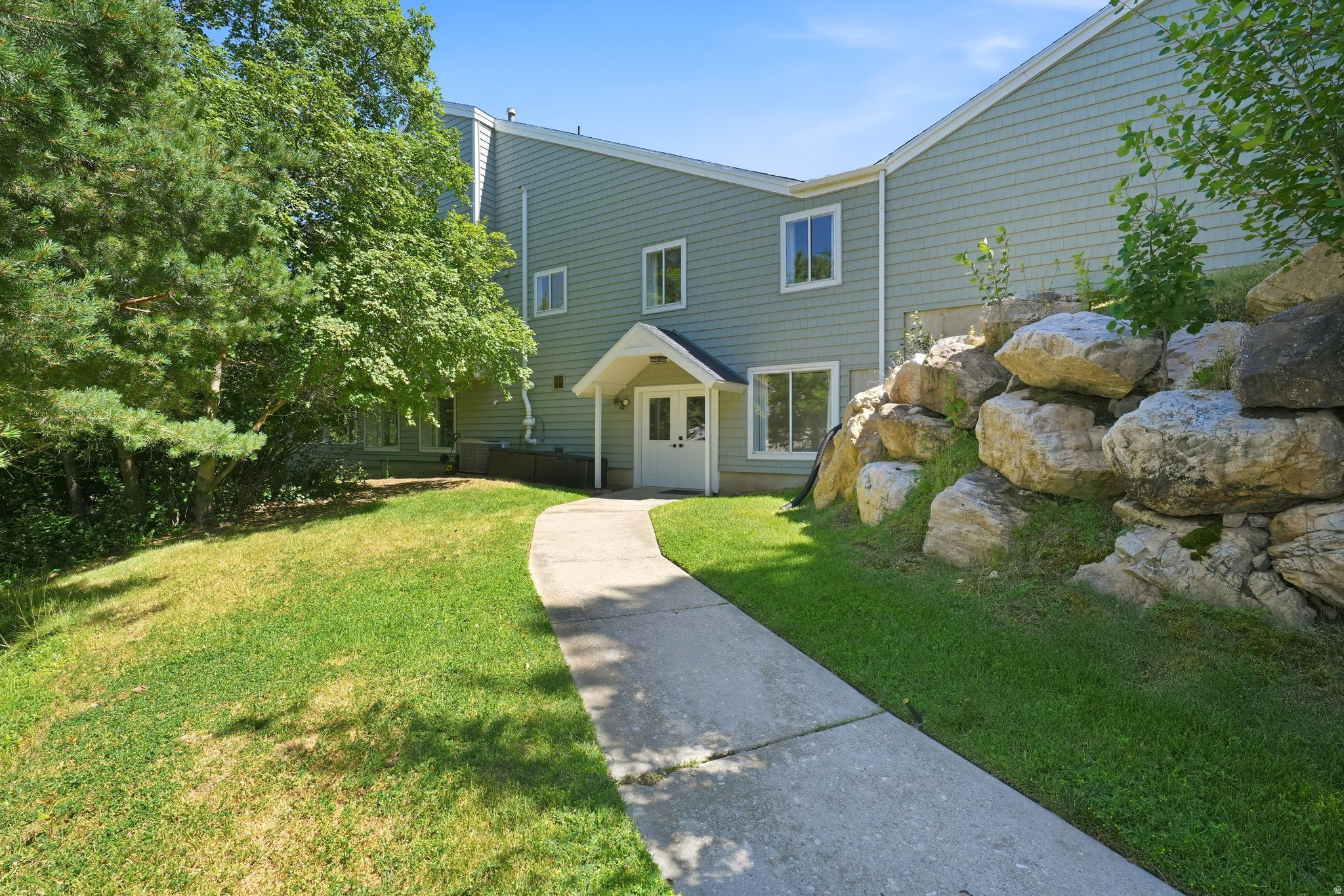 HIGH POINTE - Residential