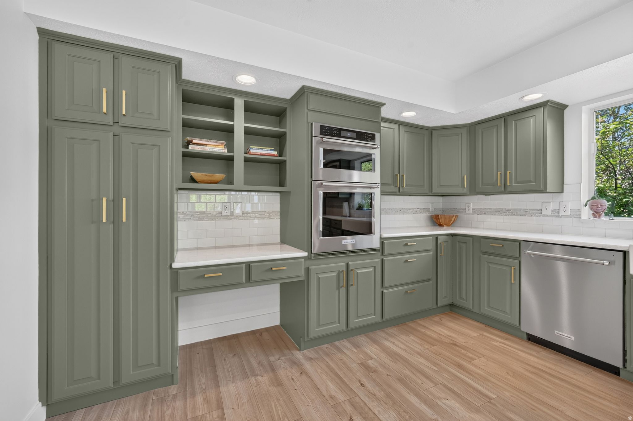 HIGH POINTE - Residential