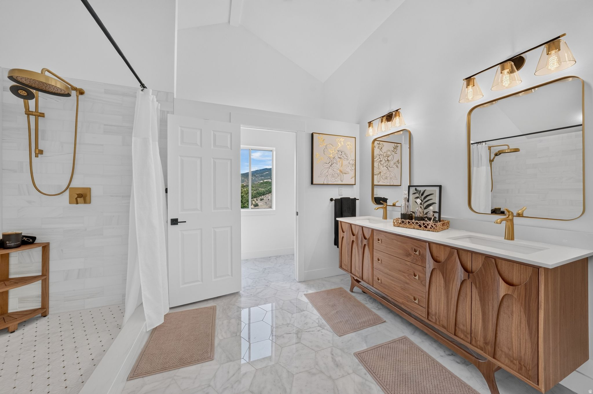 HIGH POINTE - Residential