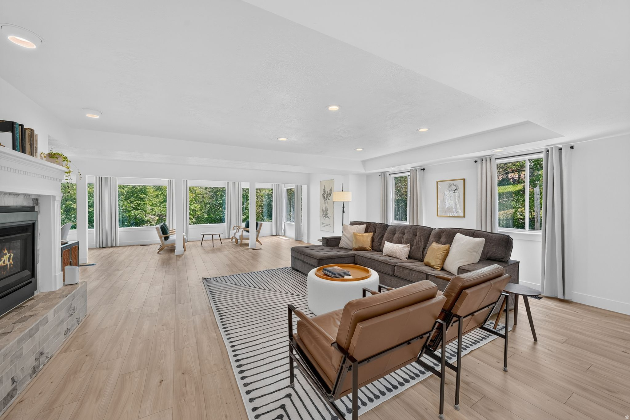 HIGH POINTE - Residential