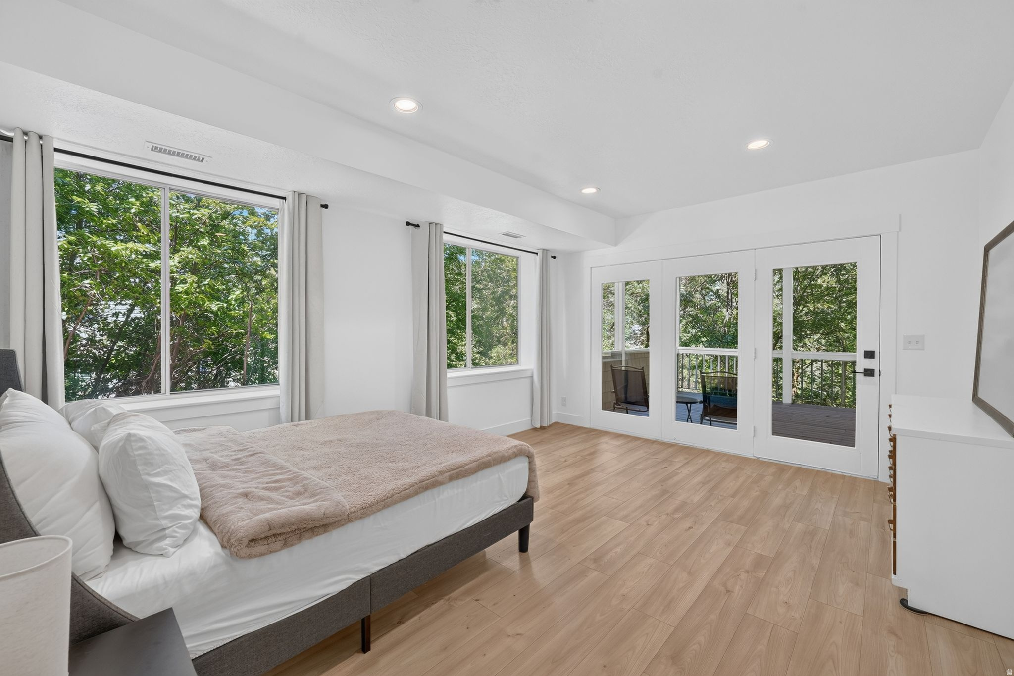 HIGH POINTE - Residential