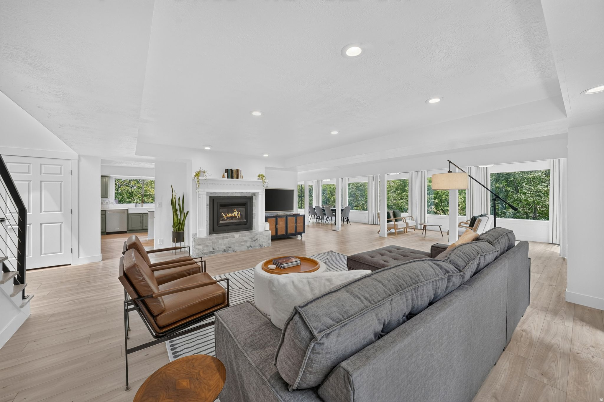 HIGH POINTE - Residential
