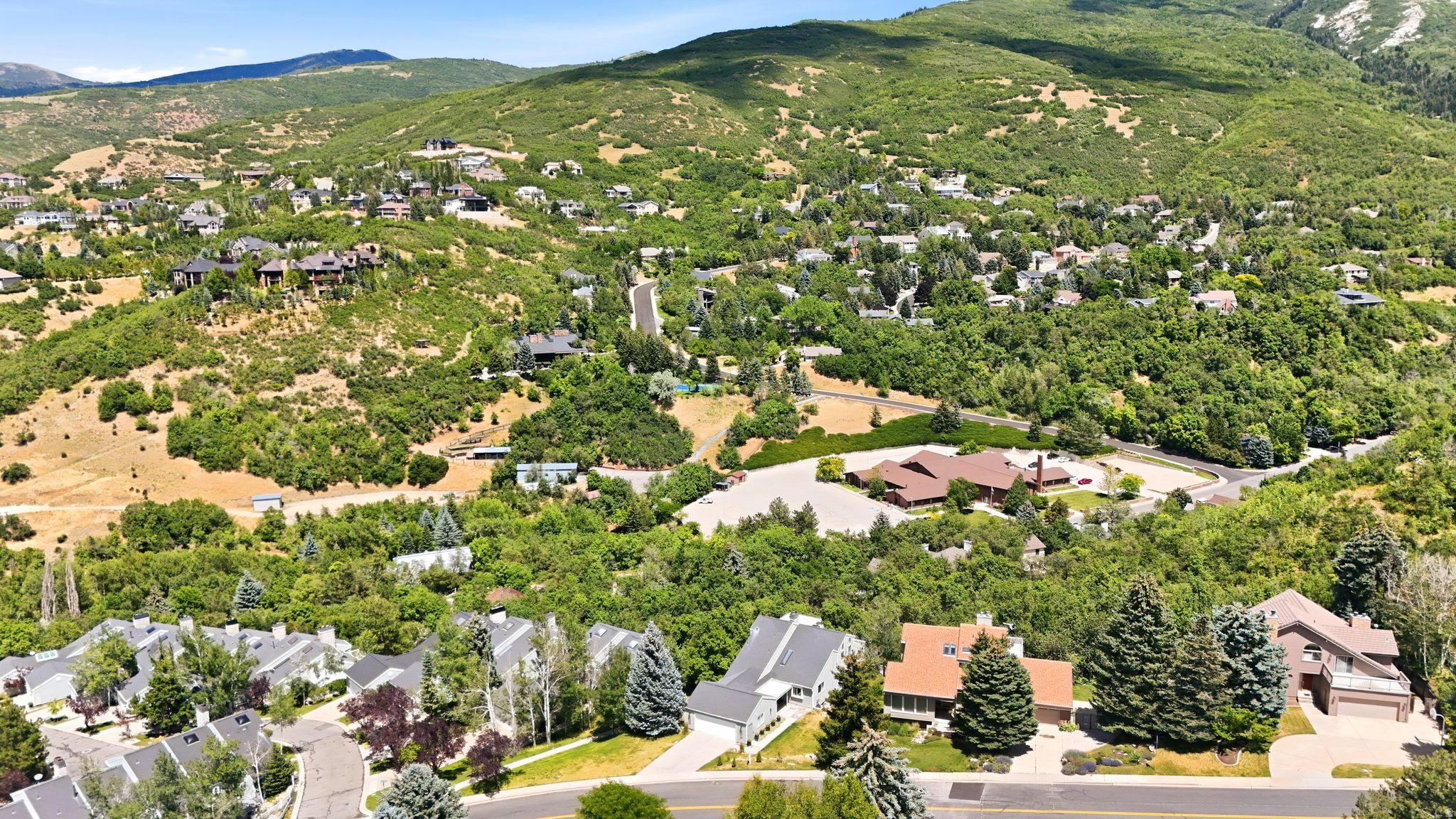 HIGH POINTE - Residential