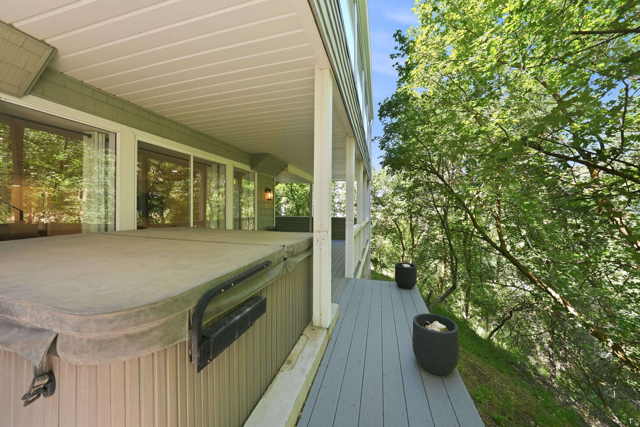 HIGH POINTE - Residential