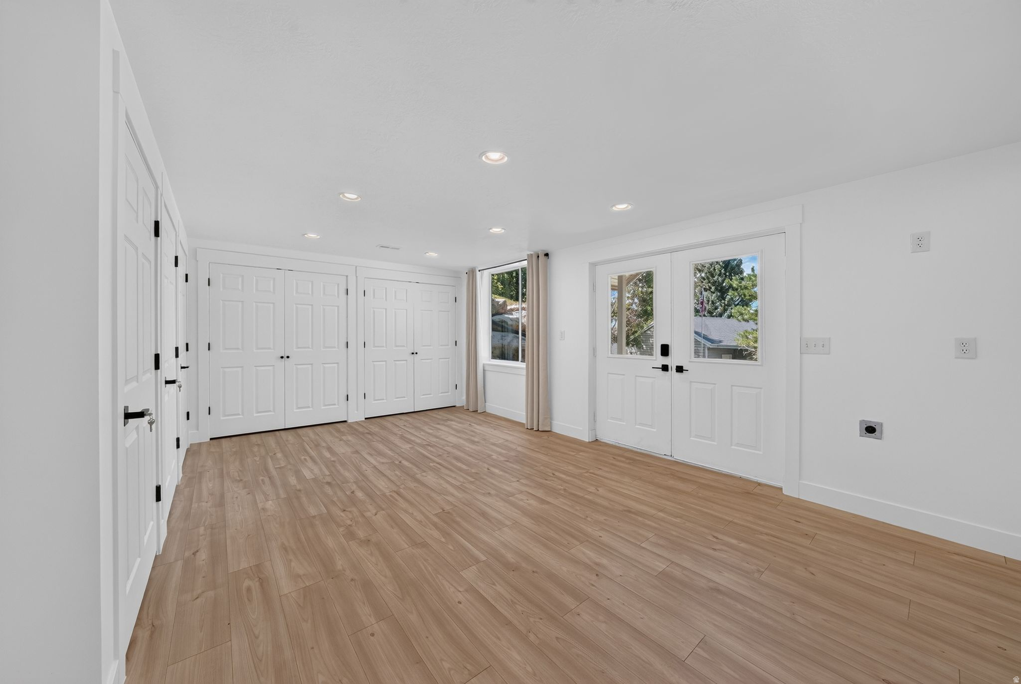 HIGH POINTE - Residential