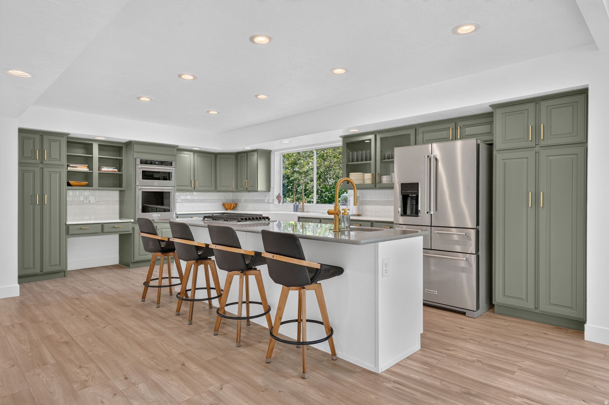 HIGH POINTE - Residential