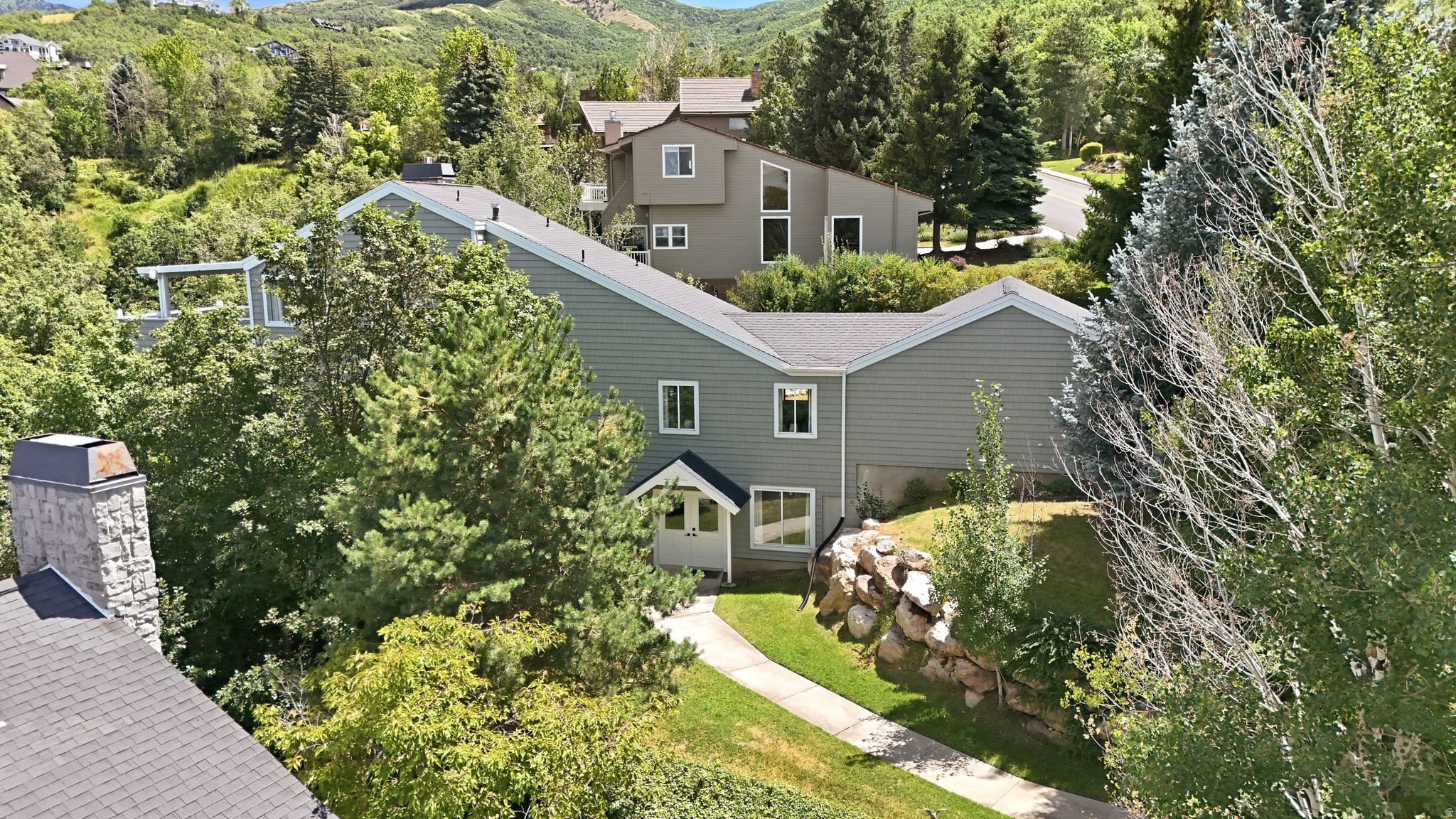HIGH POINTE - Residential