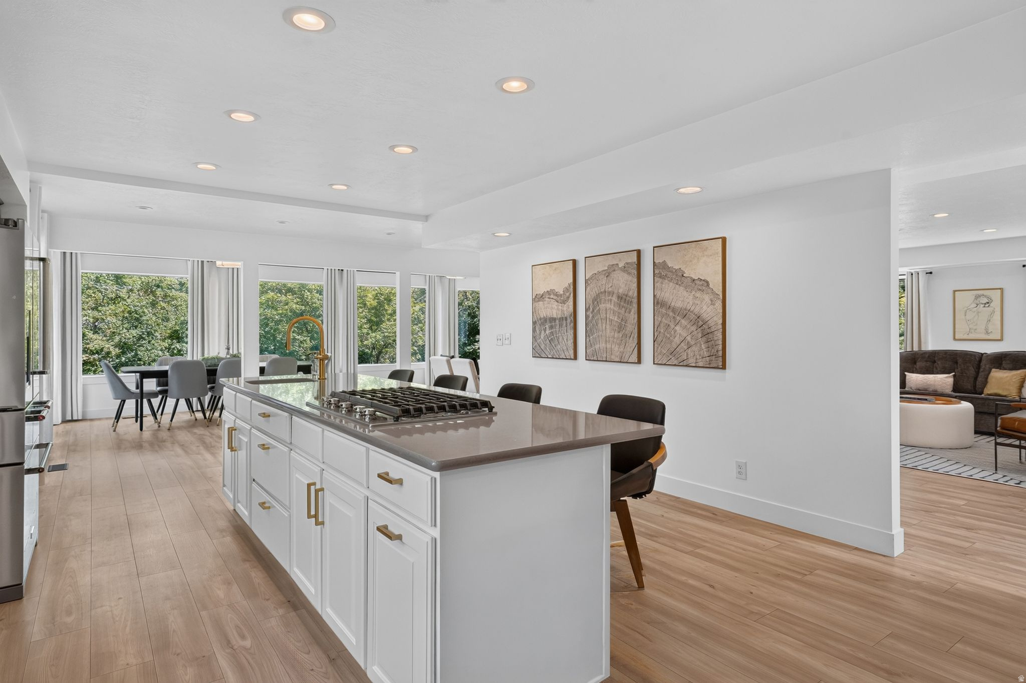 HIGH POINTE - Residential