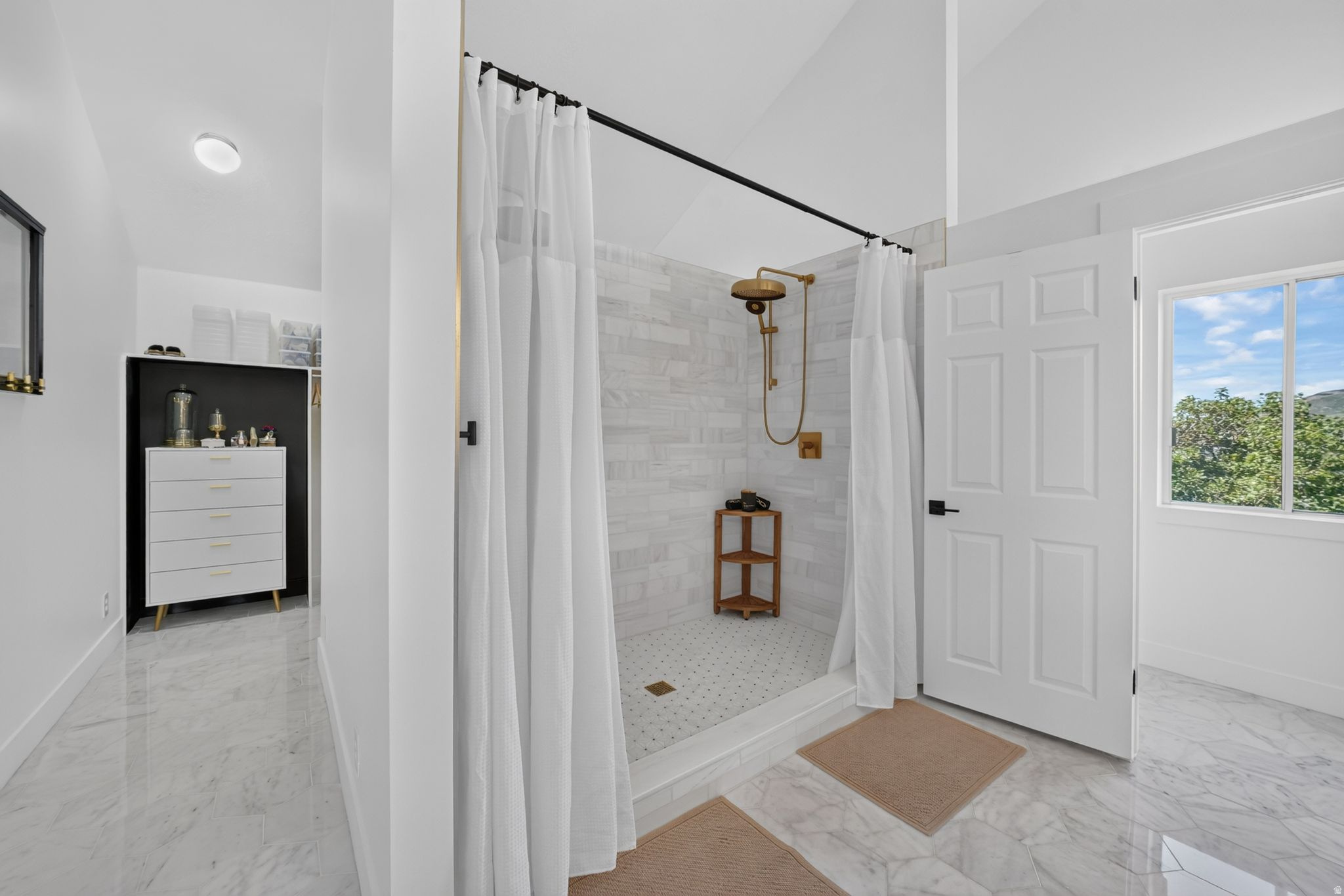 HIGH POINTE - Residential