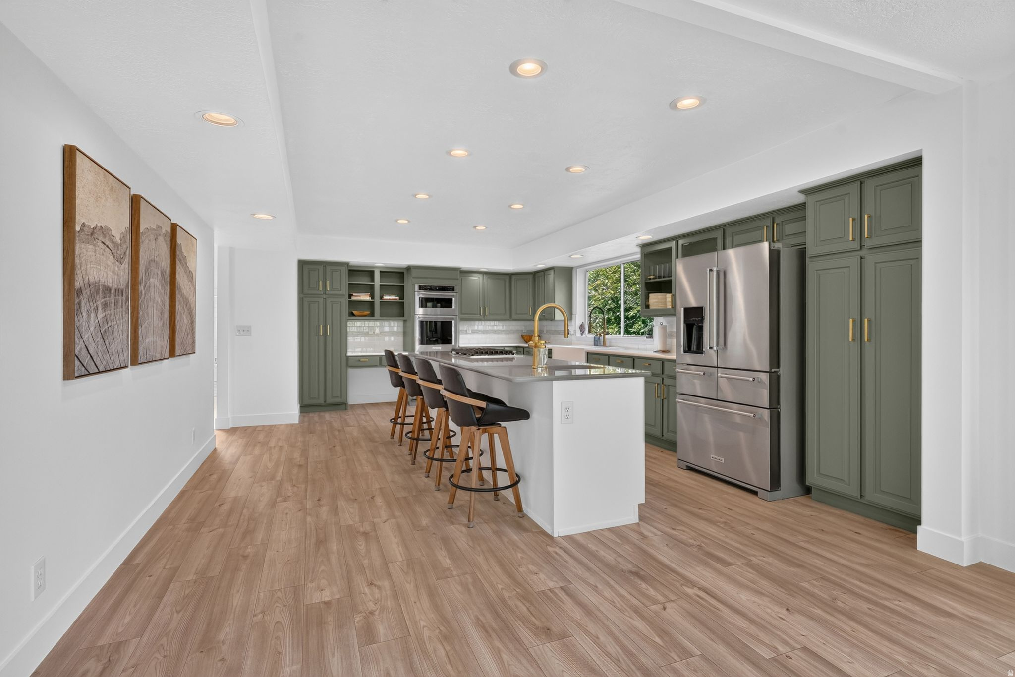 HIGH POINTE - Residential