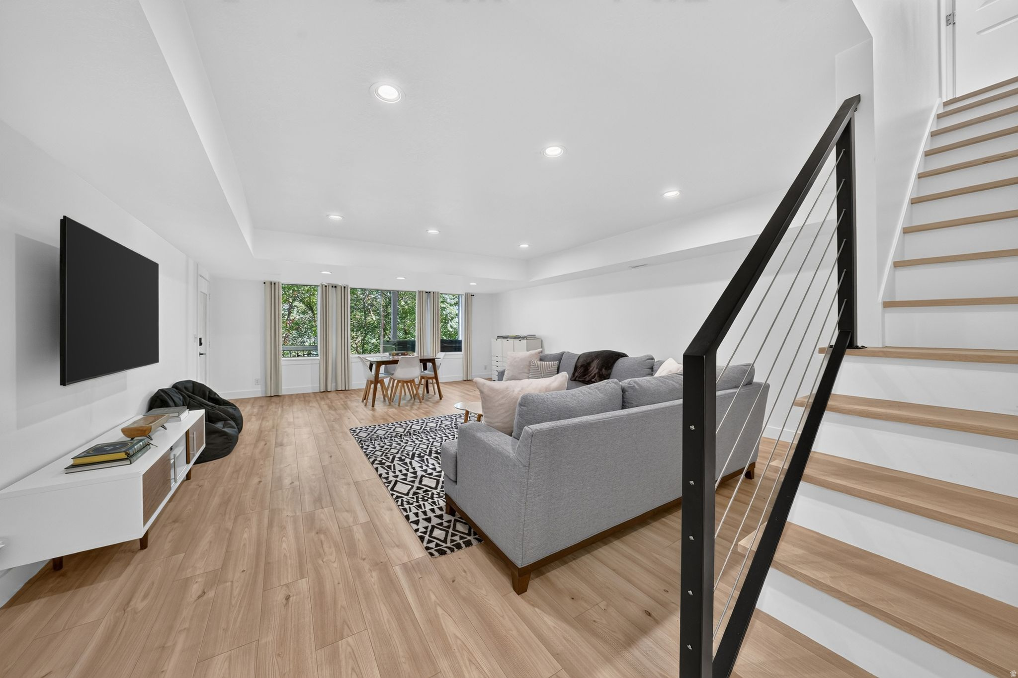 HIGH POINTE - Residential
