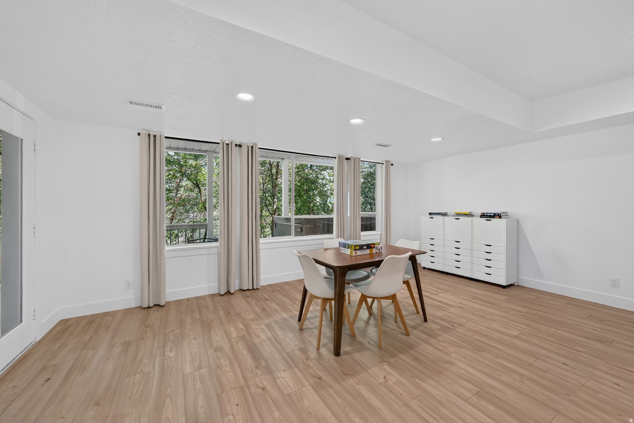 HIGH POINTE - Residential