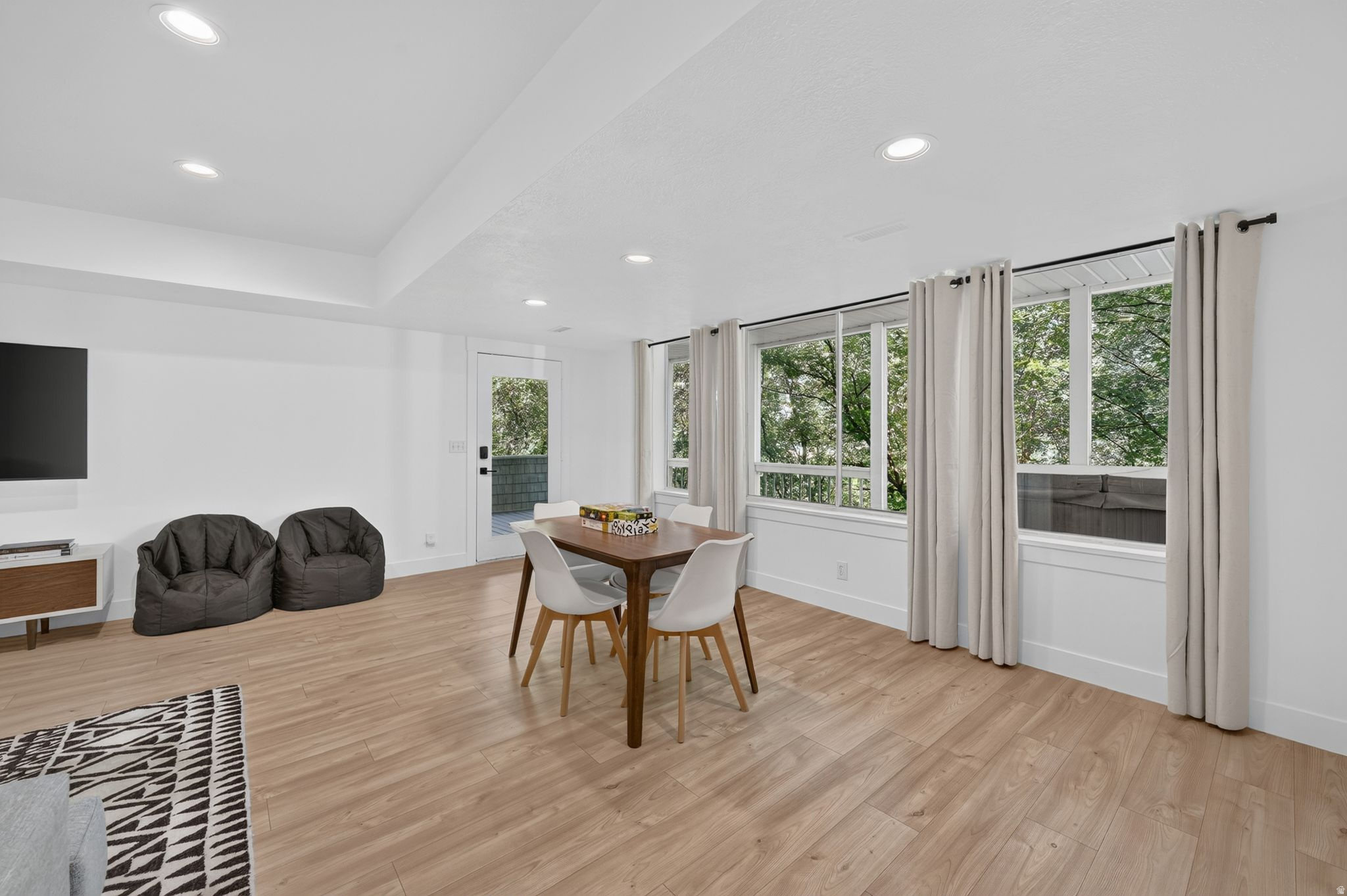 HIGH POINTE - Residential