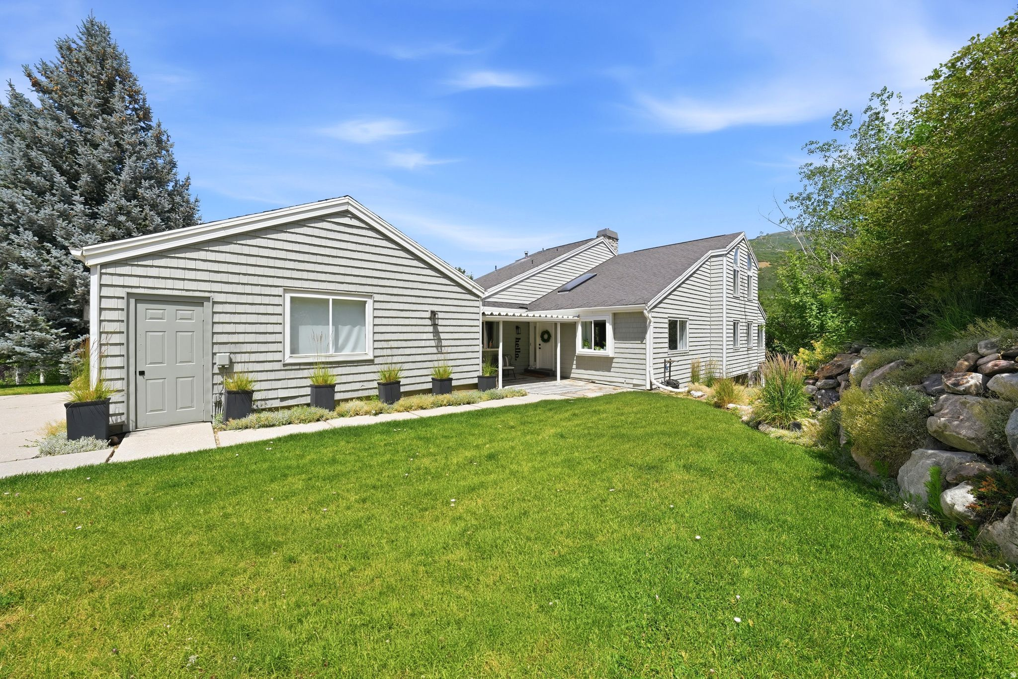 HIGH POINTE - Residential