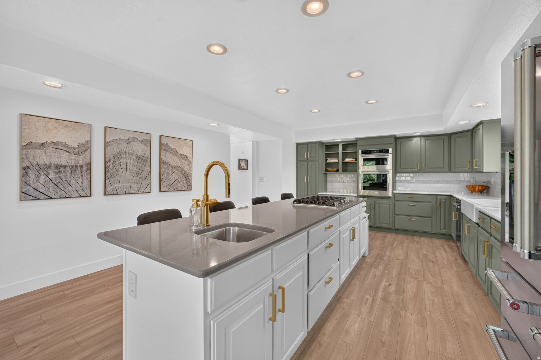 HIGH POINTE - Residential