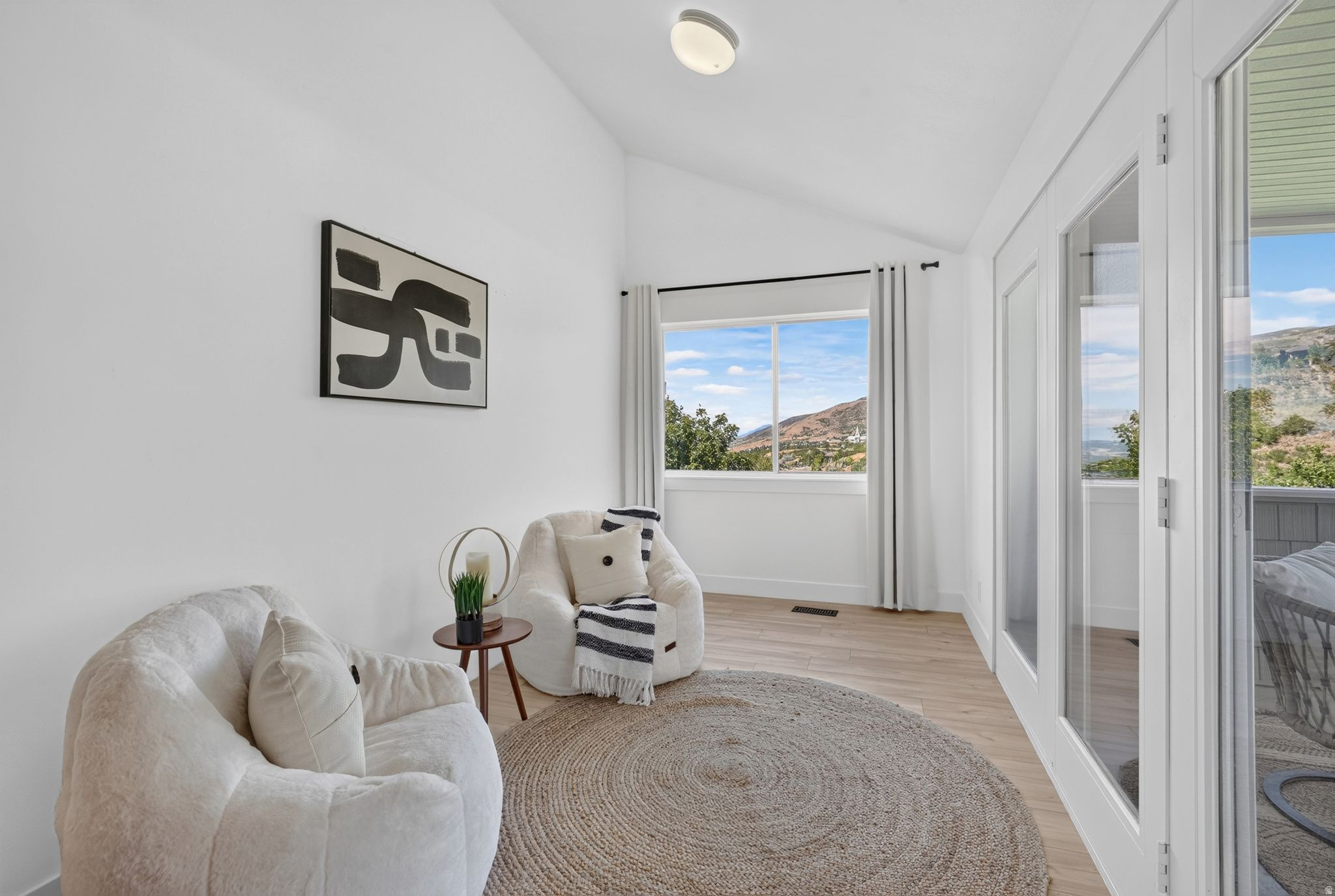 HIGH POINTE - Residential