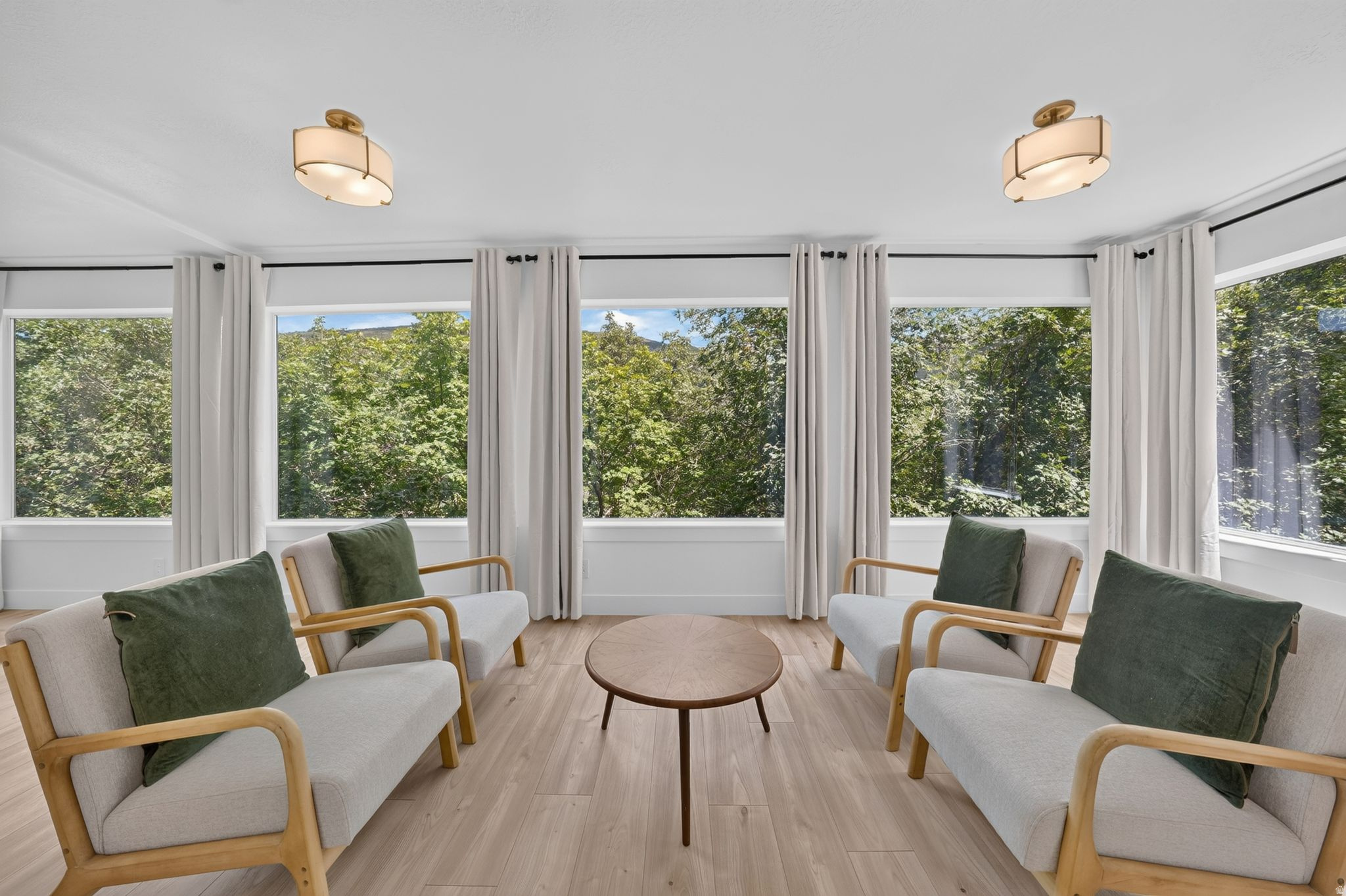 HIGH POINTE - Residential