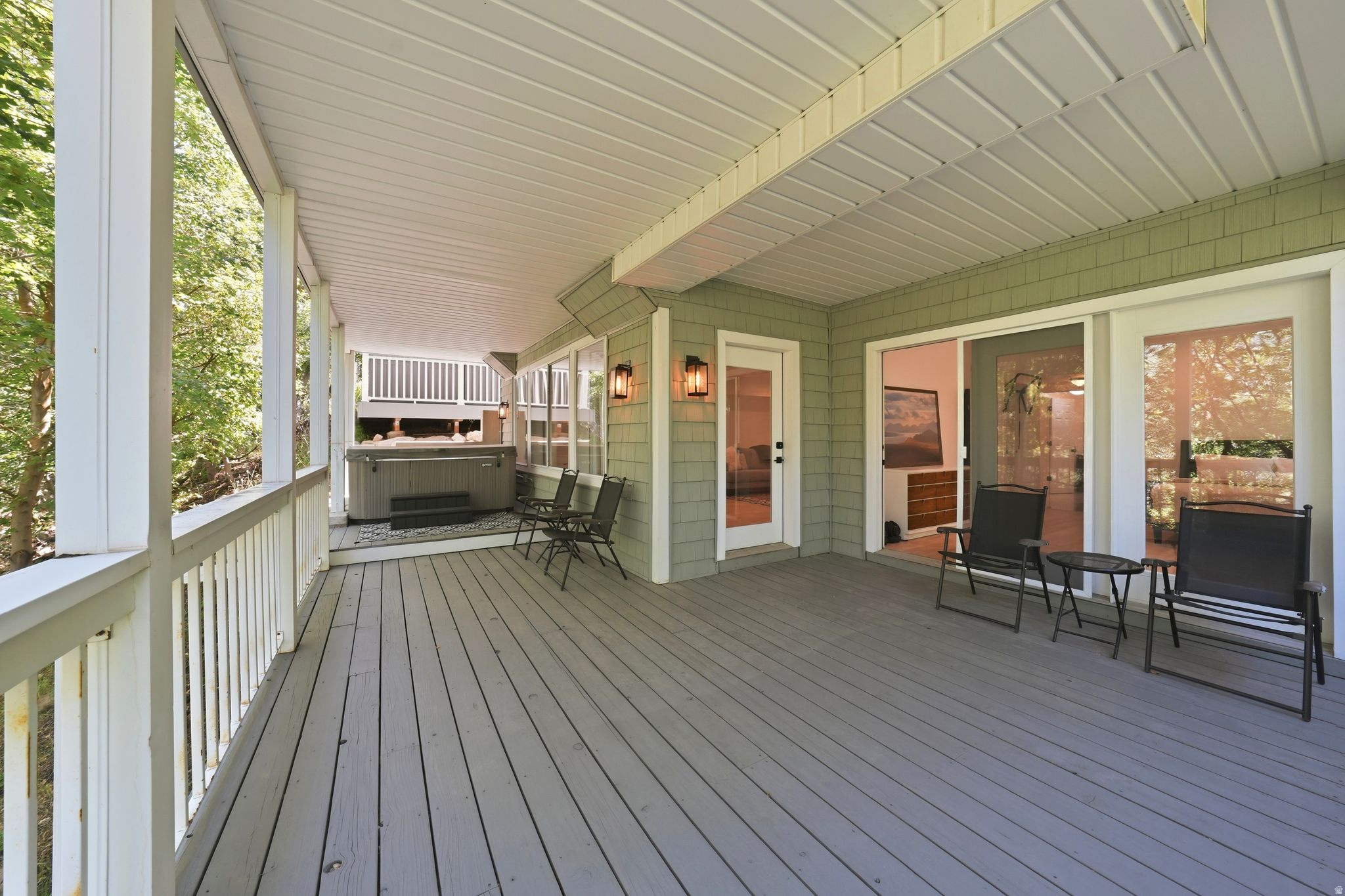 HIGH POINTE - Residential