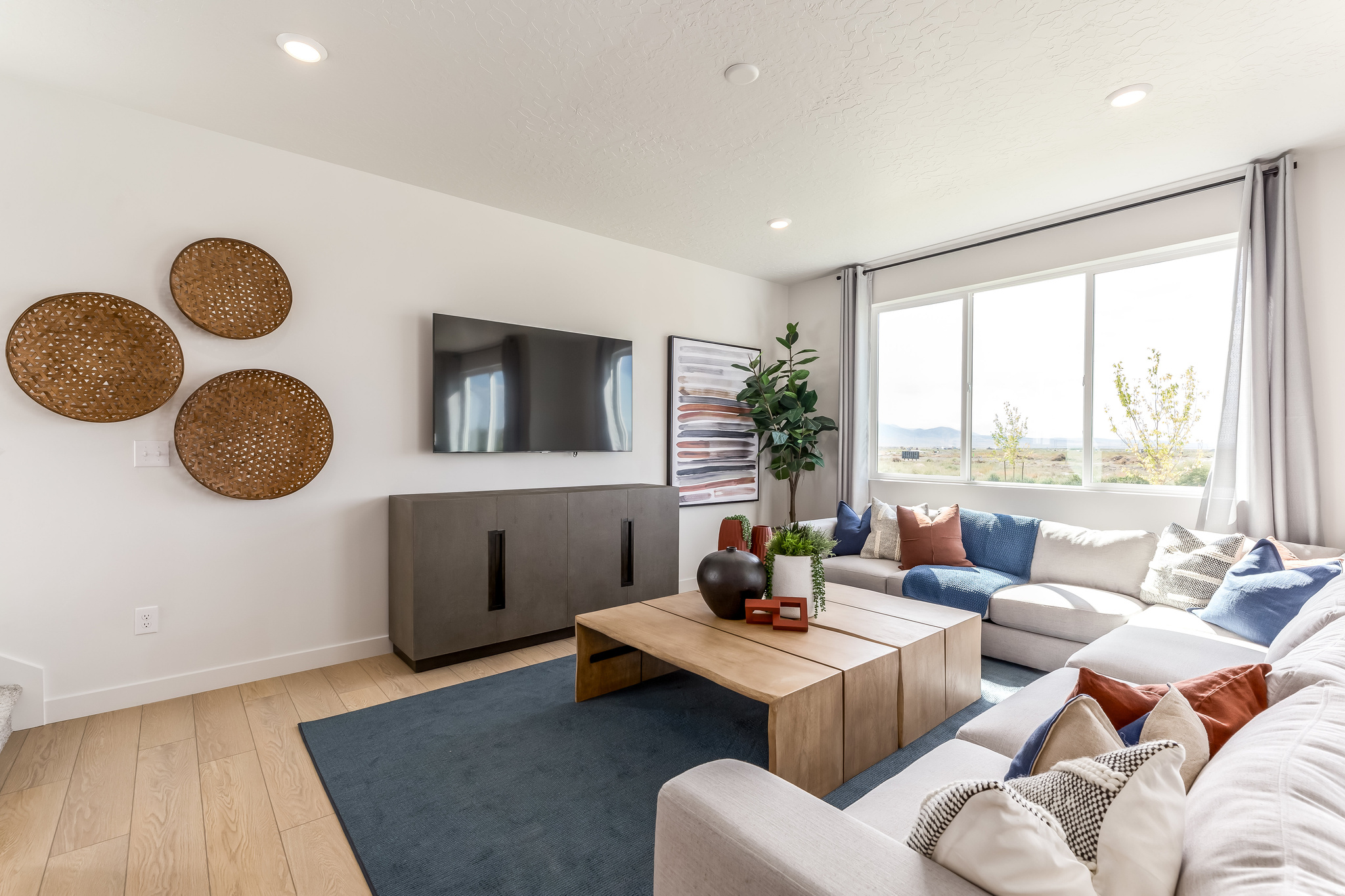 MEADOW CREEK - Residential