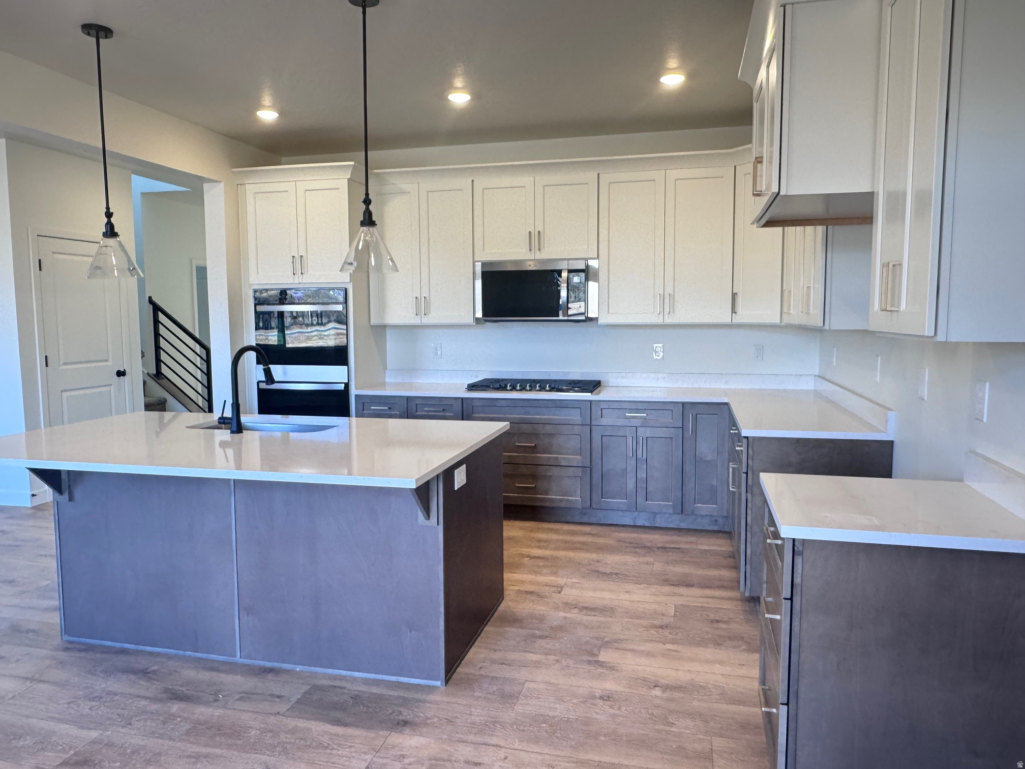 RIVERSIDE ESTATES - Residential