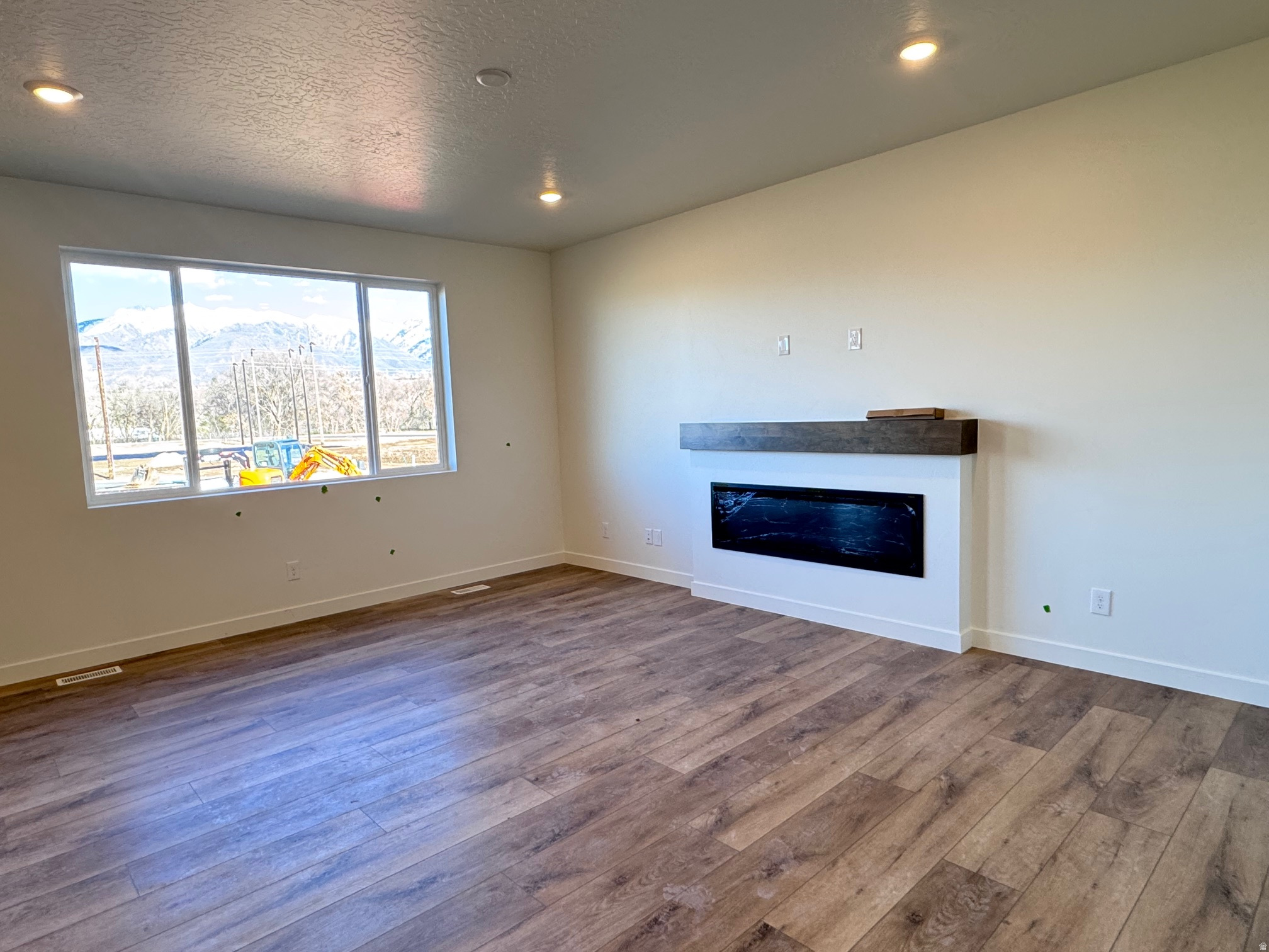 RIVERSIDE ESTATES - Residential