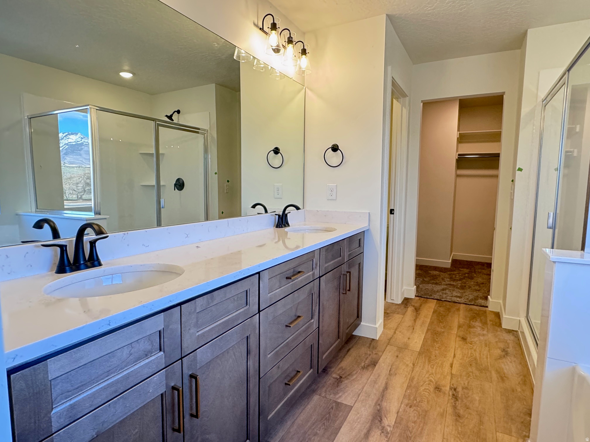 RIVERSIDE ESTATES - Residential