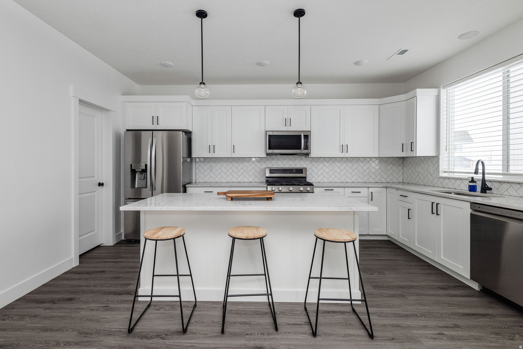 CANYON ESTATES - Residential