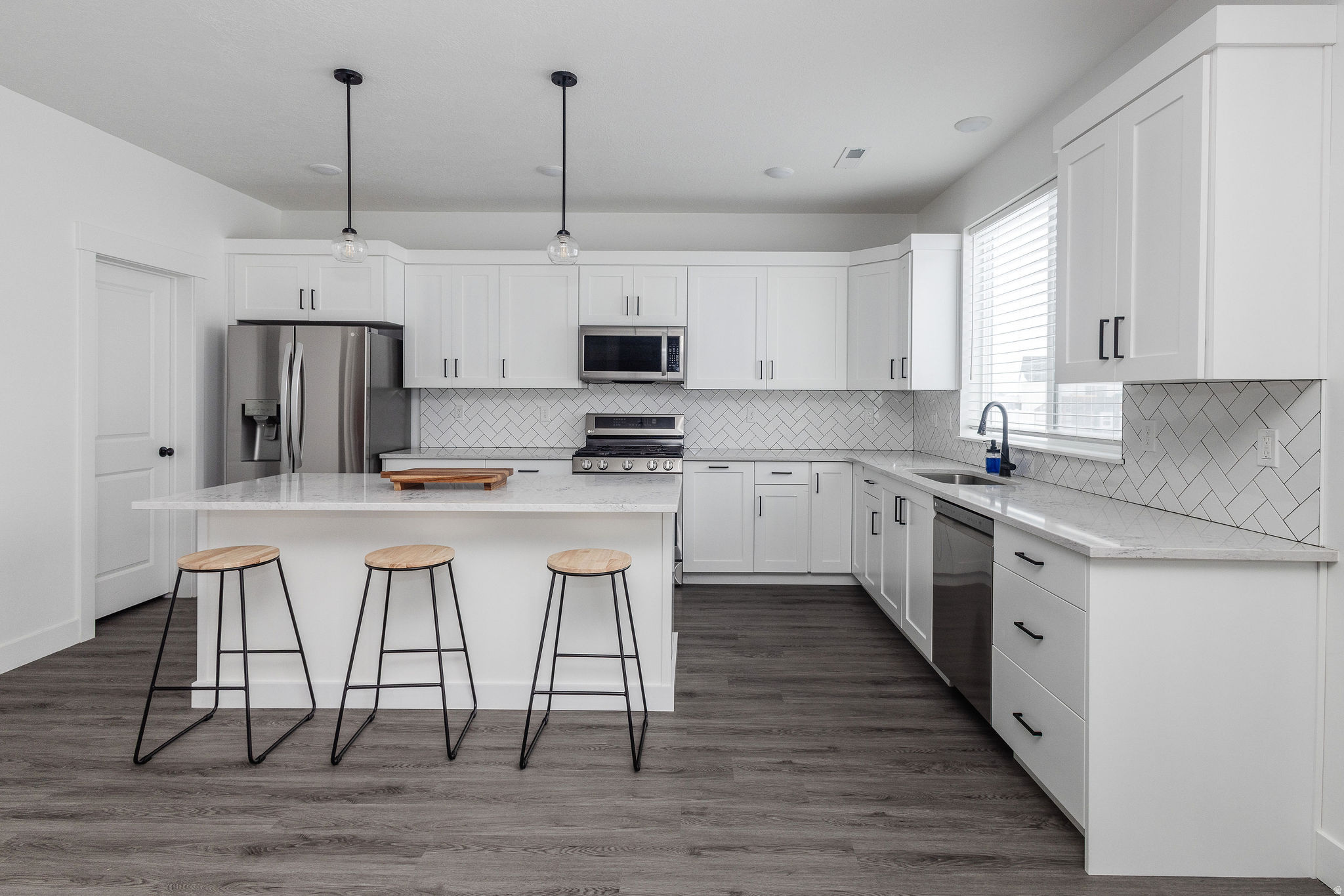 CANYON ESTATES - Residential