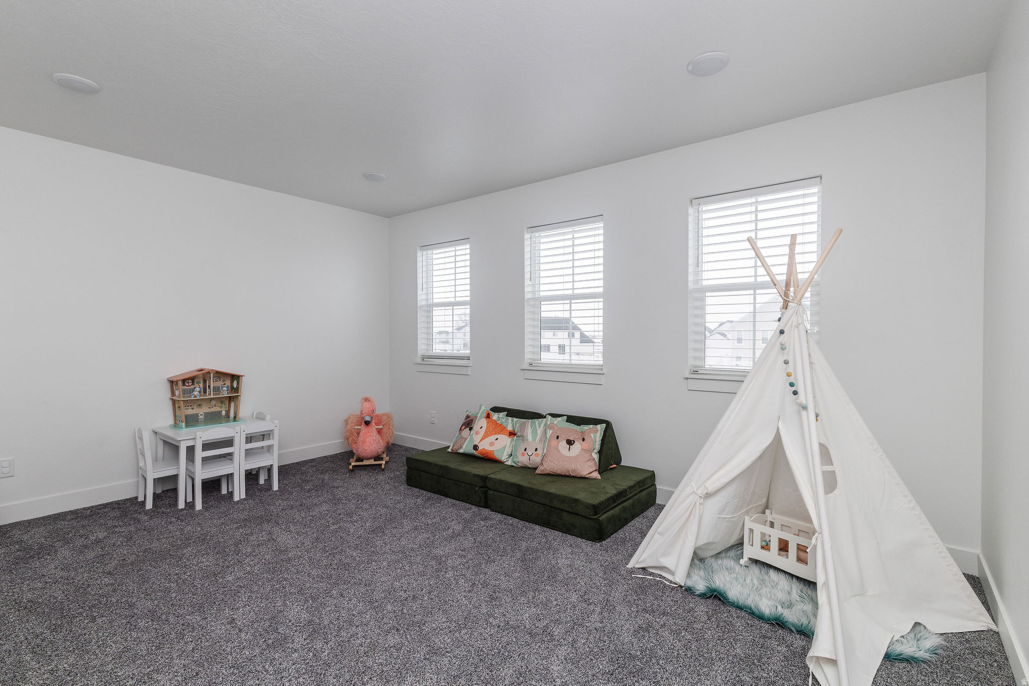CANYON ESTATES - Residential