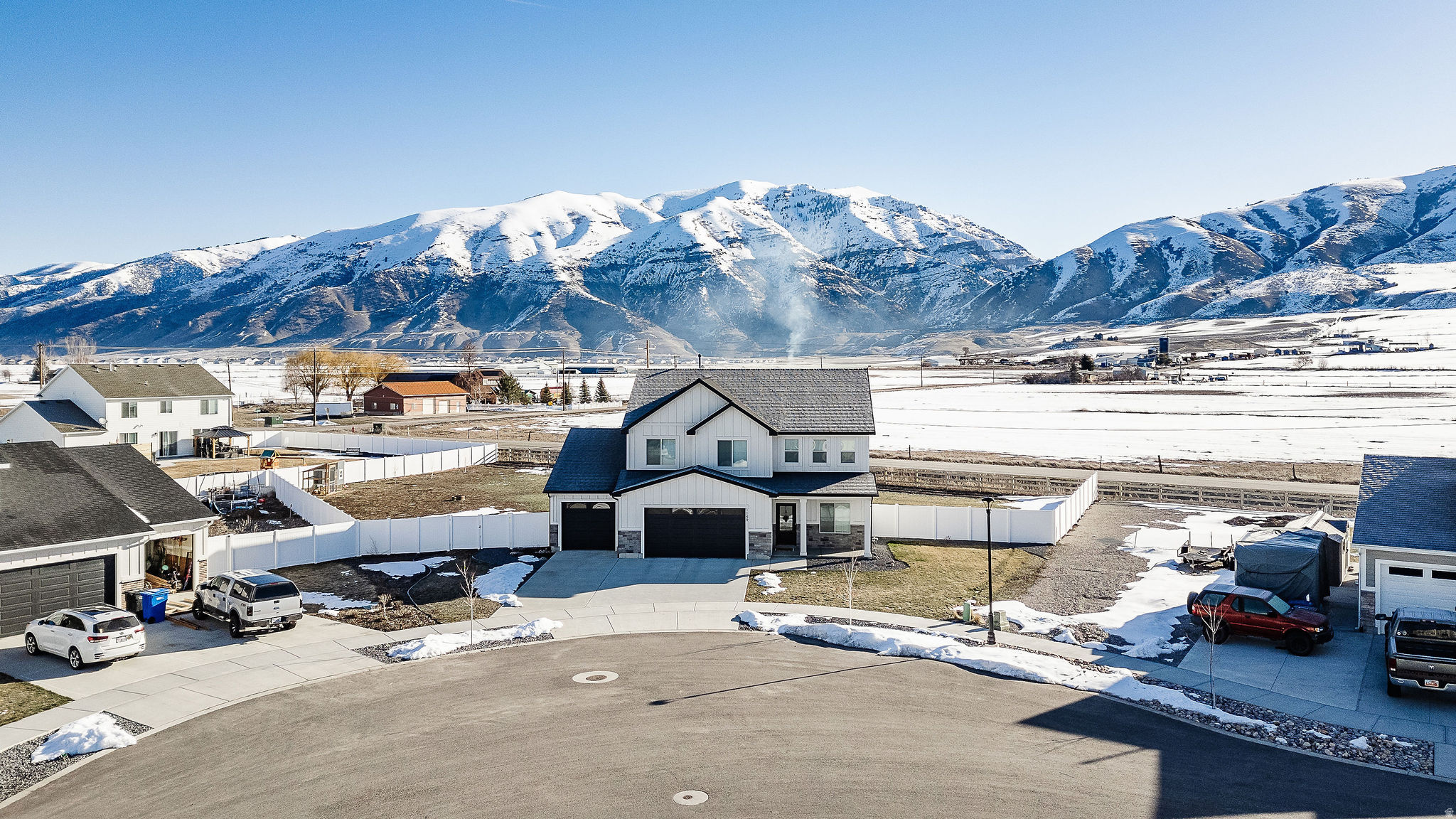 CANYON ESTATES - Residential