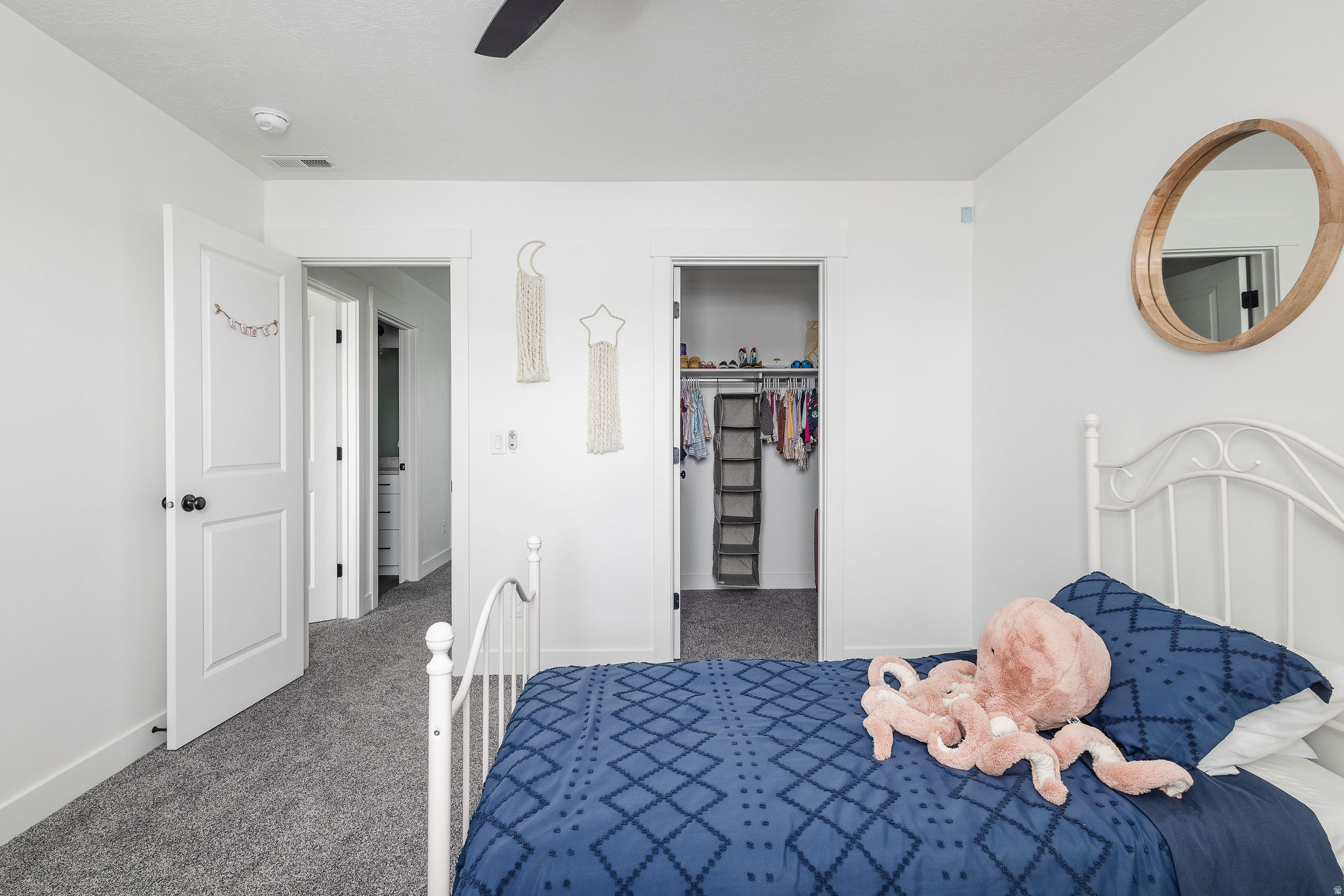 CANYON ESTATES - Residential