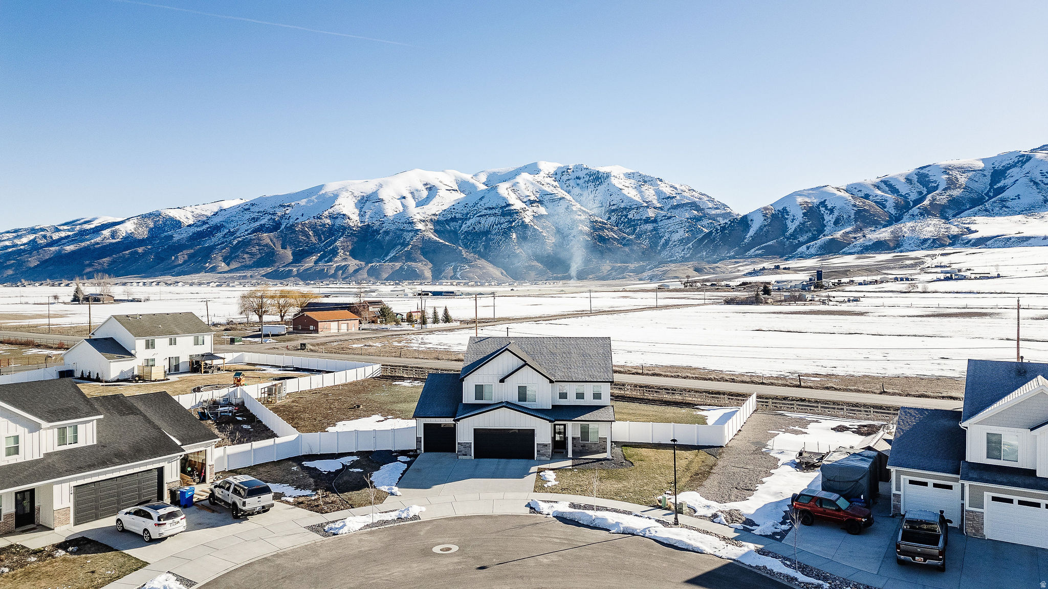 CANYON ESTATES - Residential