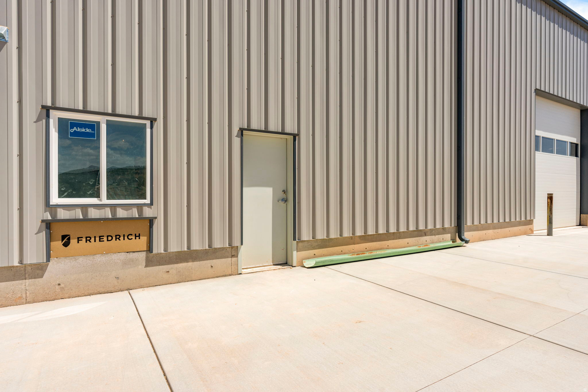 DIAMONTI INDUSTRIAL SUBDIVISION - Commercial Lease
