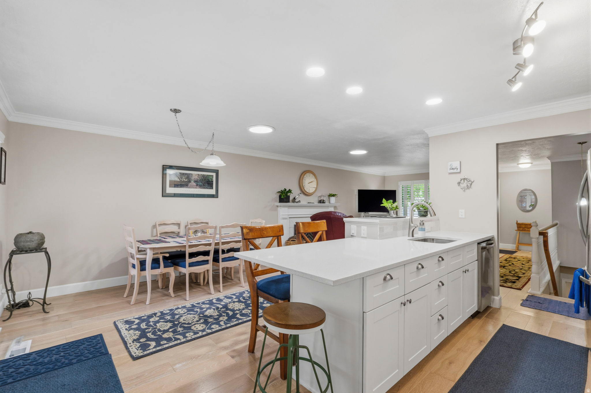 TIDEWATER VILLAGE CONDOMINIUMS - Residential