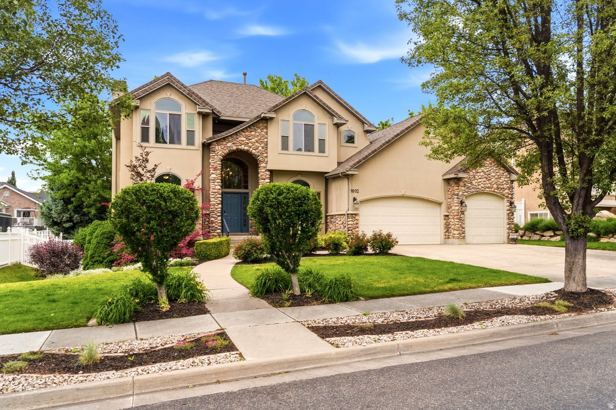 SPRING HOLLOW - Residential