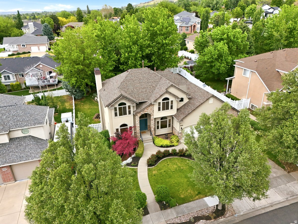 SPRING HOLLOW - Residential