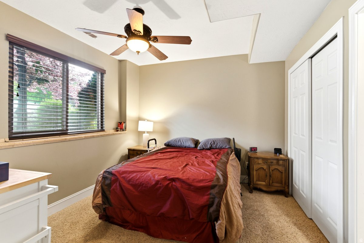SPRING HOLLOW - Residential