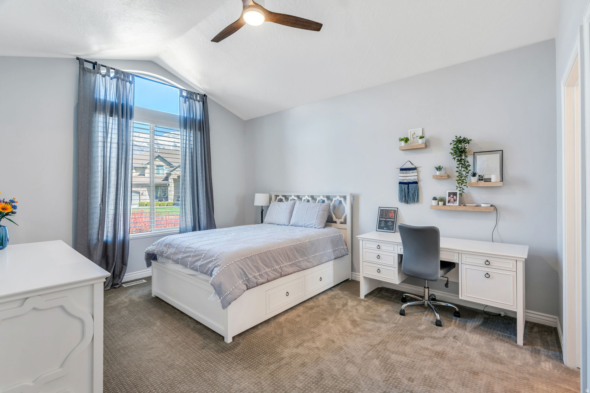 BEACON HILL - Residential