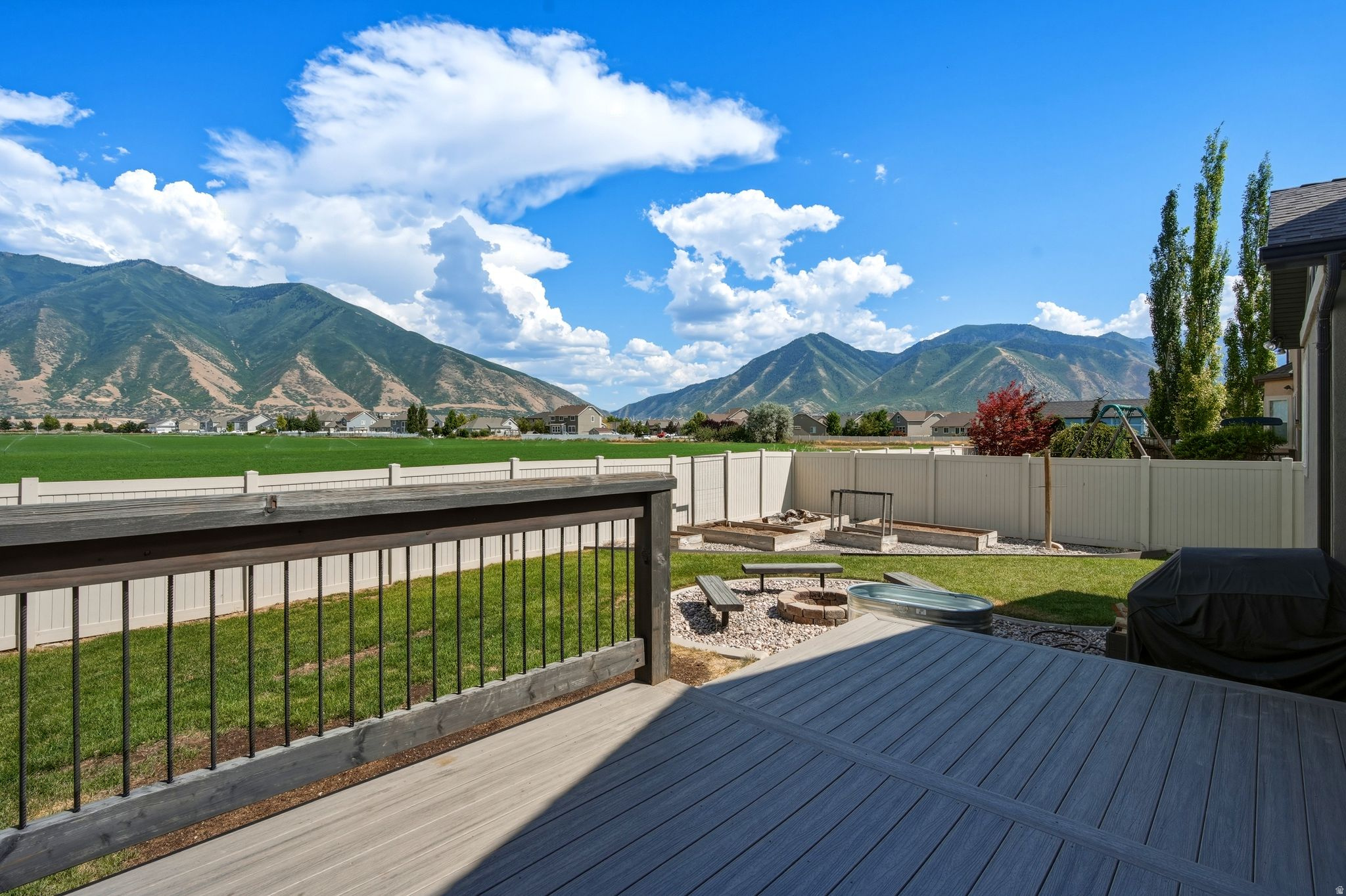 SPANISH HIGHLANDS - Residential