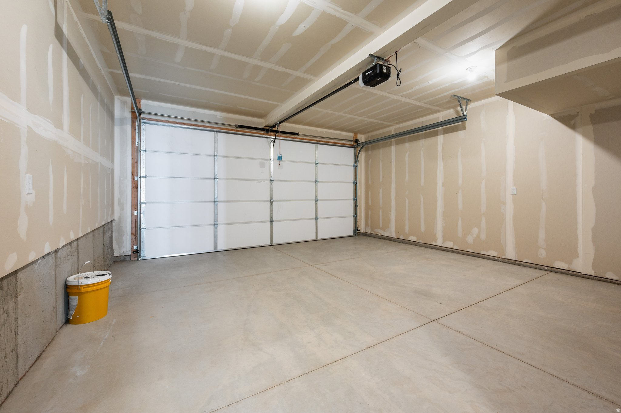 MIDLAND SQUARE PHASE - Residential
