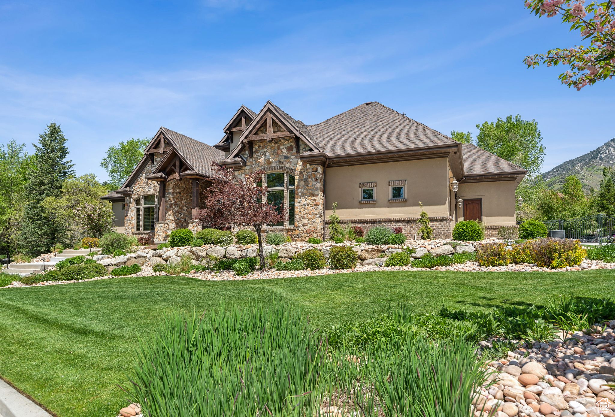 PEPPERWOOD - Residential