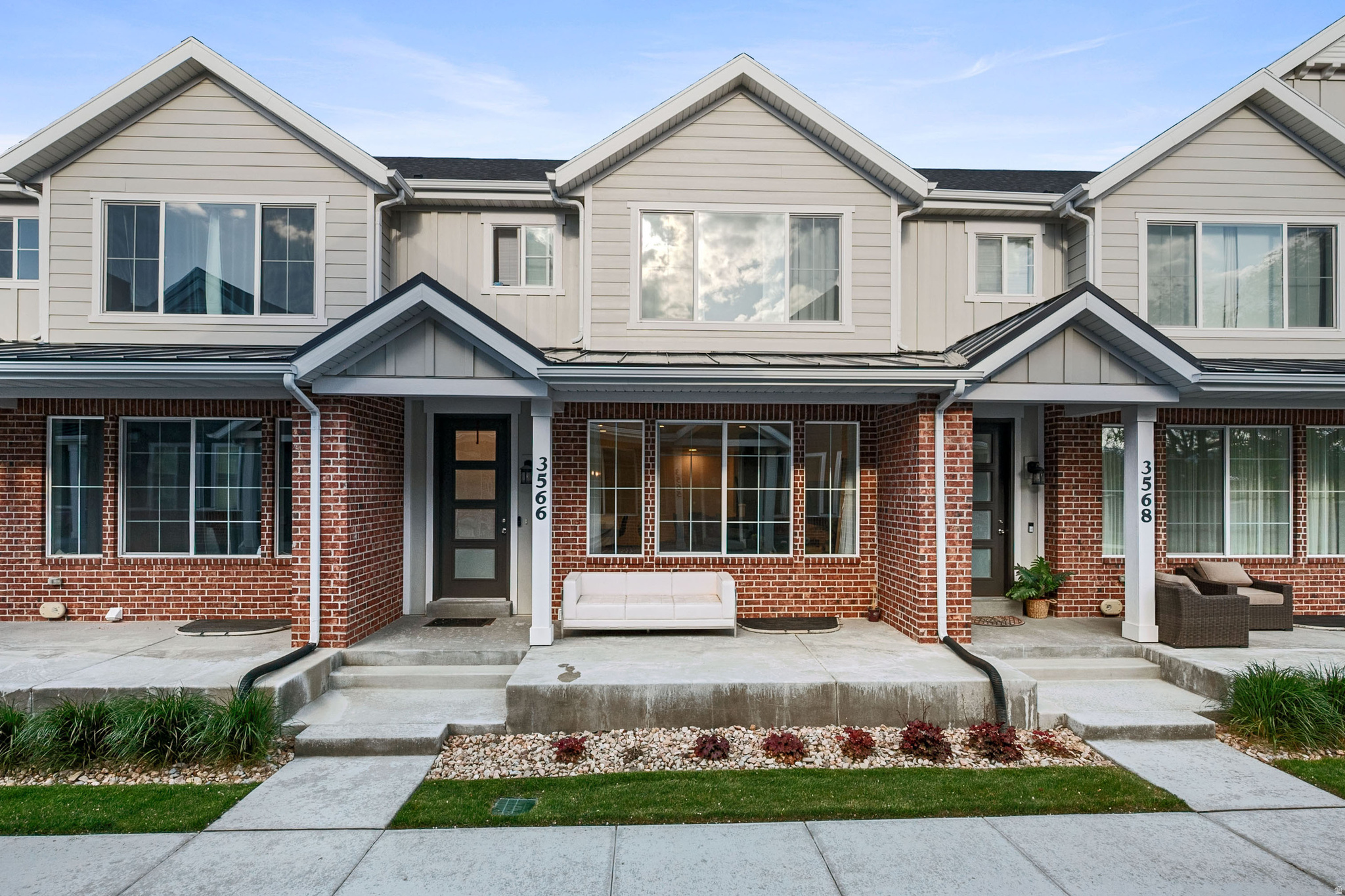 Beautiful home in a highly desirable community featuring a fully equipped mother-in-law apartment-perfect for guests, extended family, or rental income. Enjoy a bright, functional layout and an unbeatable location close to shopping, dining, parks, schools, and freeway access. A great opportunity you won't want to miss!