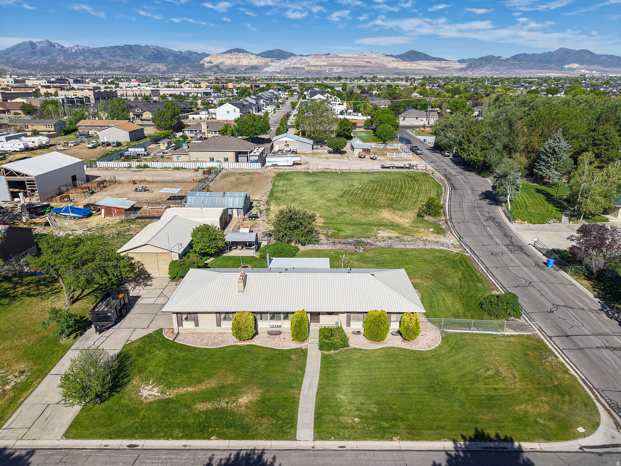 MEADOWS - Residential