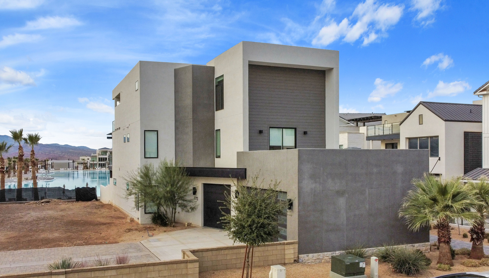 DESERT COLOR RESORT - Residential
