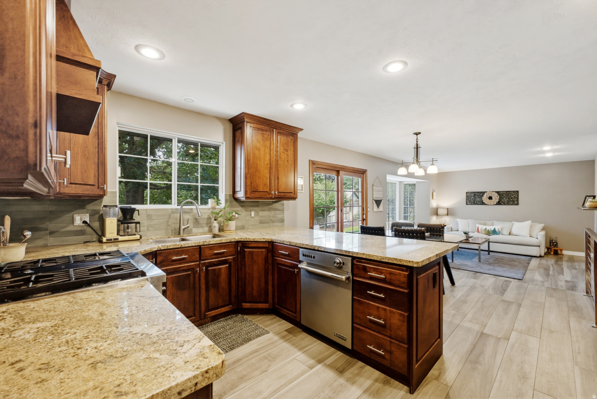 ALTA CANYON - Residential